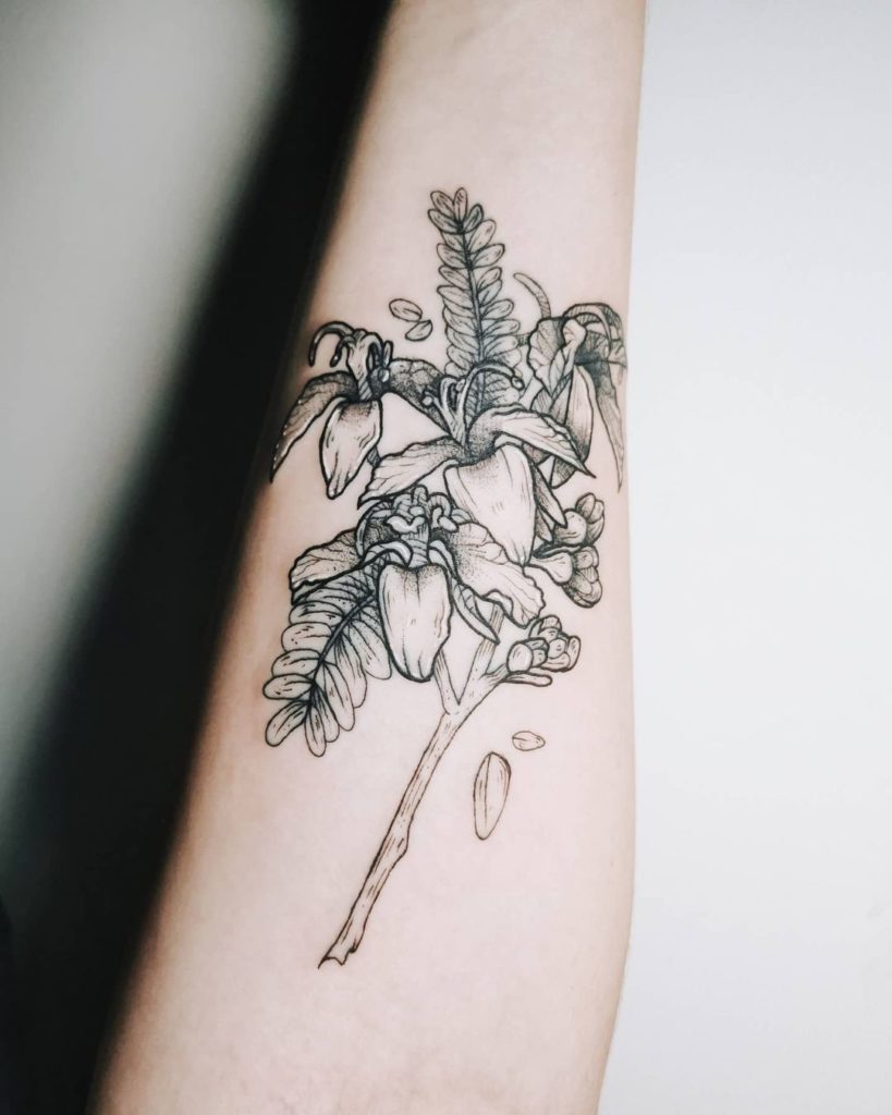 tatuaje lirio blackwork