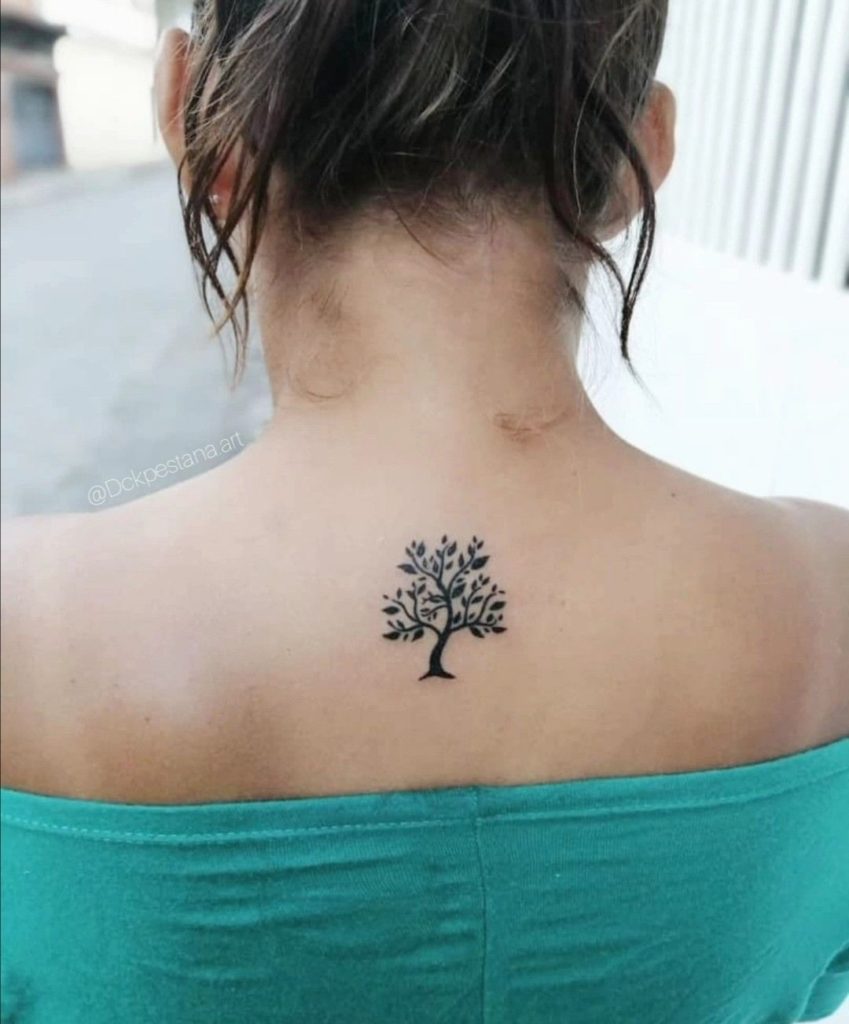 tatuaje árbol de la vida minimalista