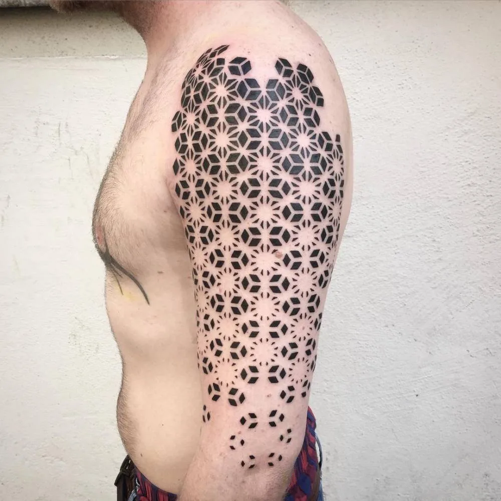 tatuaje estilo geométrico